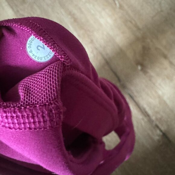 Lululemon Align Crop Bra Tank Top Size 2 fuchsia hot pink - Picture 3 of 3